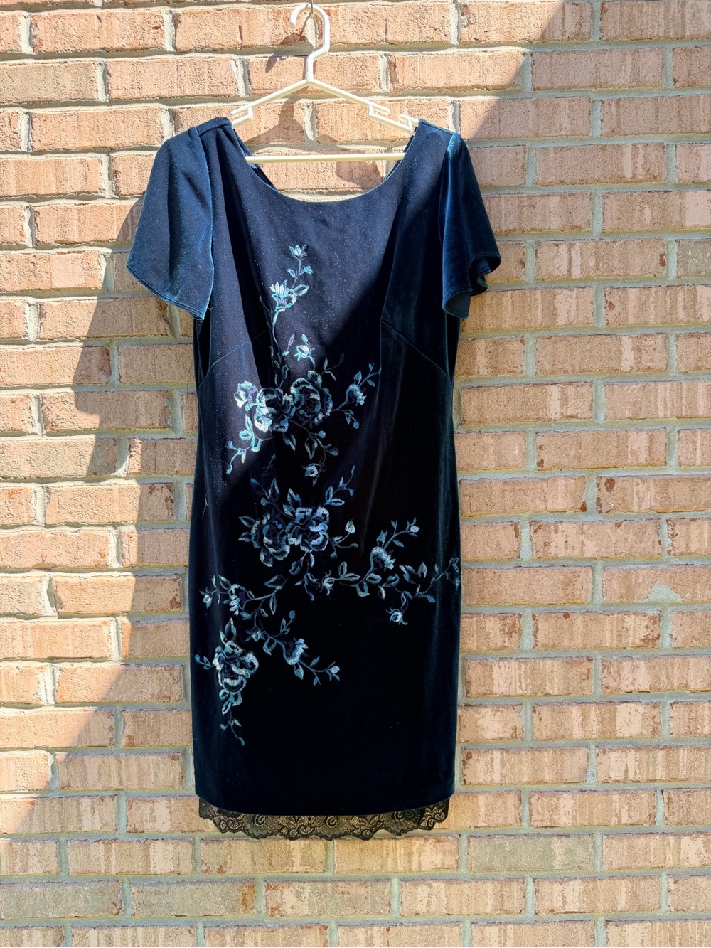 Women's Green Velvet Floral Velvet Sheath Dress